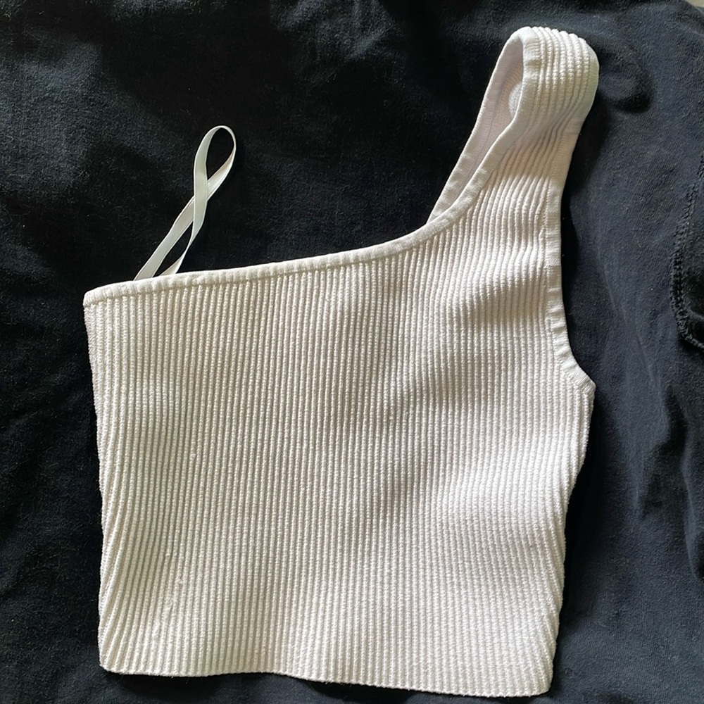Babaton Sculpt Knit One Shoulder Crop Top